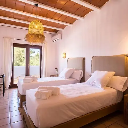 4 Palms - Renovated In The Countryside 5 Minutes From Ibiza Town *