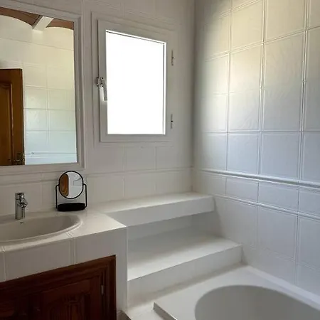 4 Palms - Renovated In The Countryside 5 Minutes From Ibiza Town * Santa Eulária des Riu